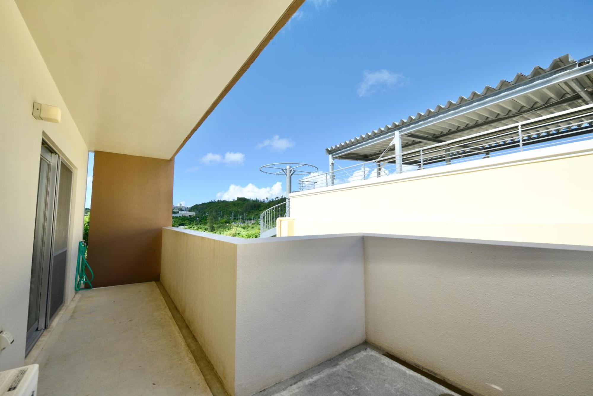 最大１２人宿泊可能 ご友人家族と一緒にステイタイム 広々リビングでホームパーティー Uruma Exterior photo